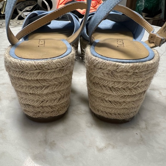 Talbots espadrille wedge heel sandals - Picture 4 of 9
